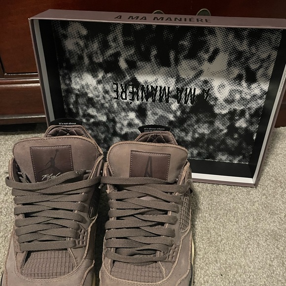 Really good condition USED Little creases Real 
Size 11 Original box sleeve $325 - Picture 8 of 8